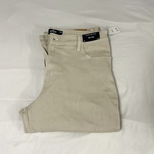 NWT Hollister Ultra High-Rise Dad Jean